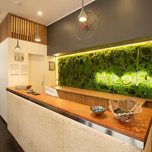 3* Otel Five
